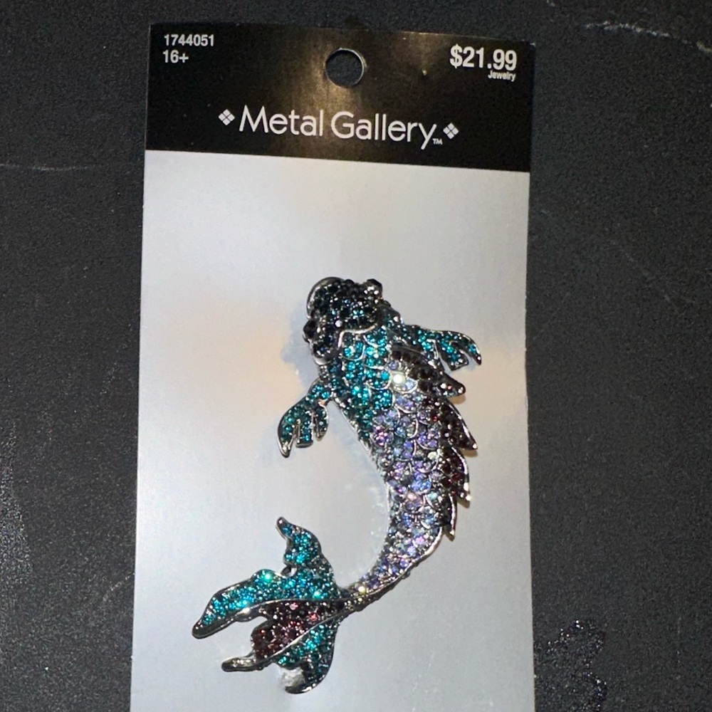 Fish, pendant/brooch in multicolors and silver tones - Picture 2 of 3